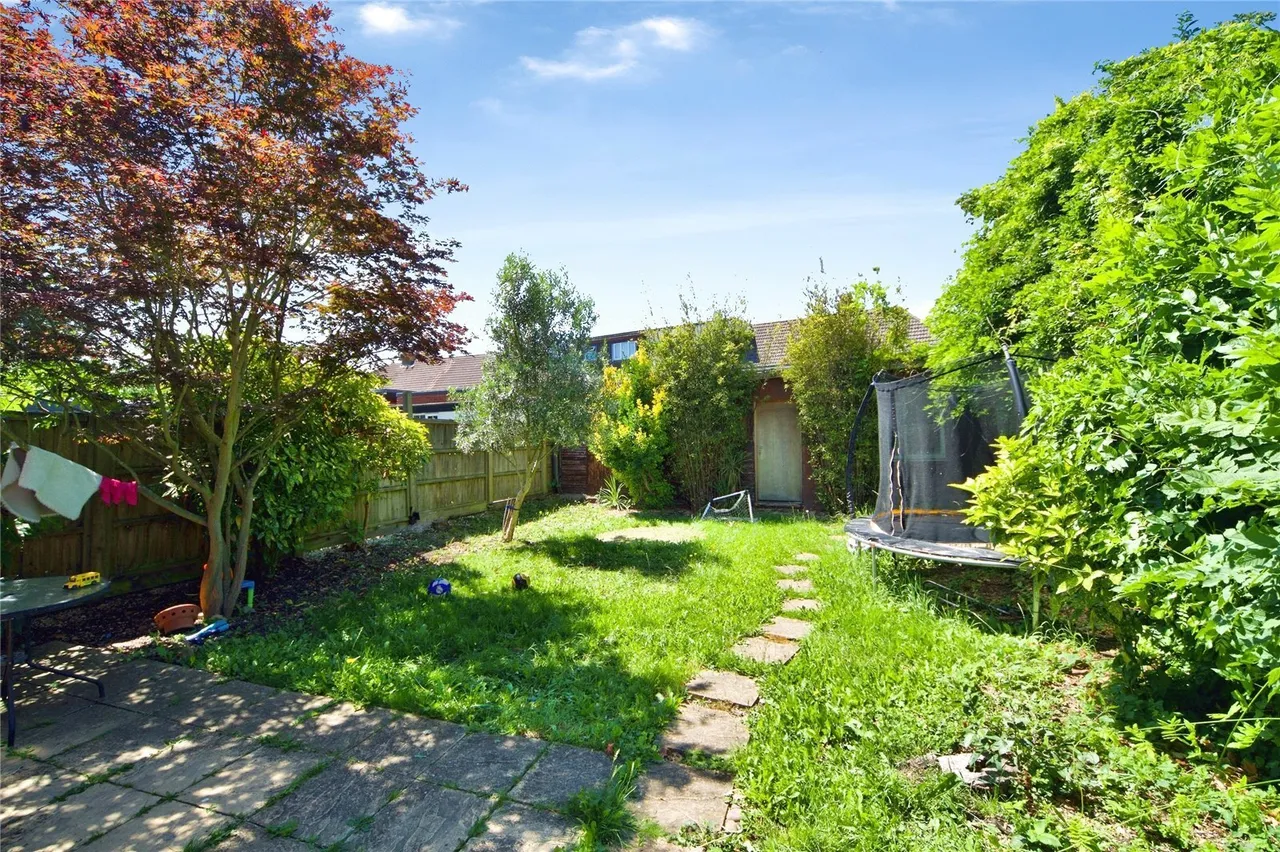 Clitterhouse Road, London, NW2, photo 20