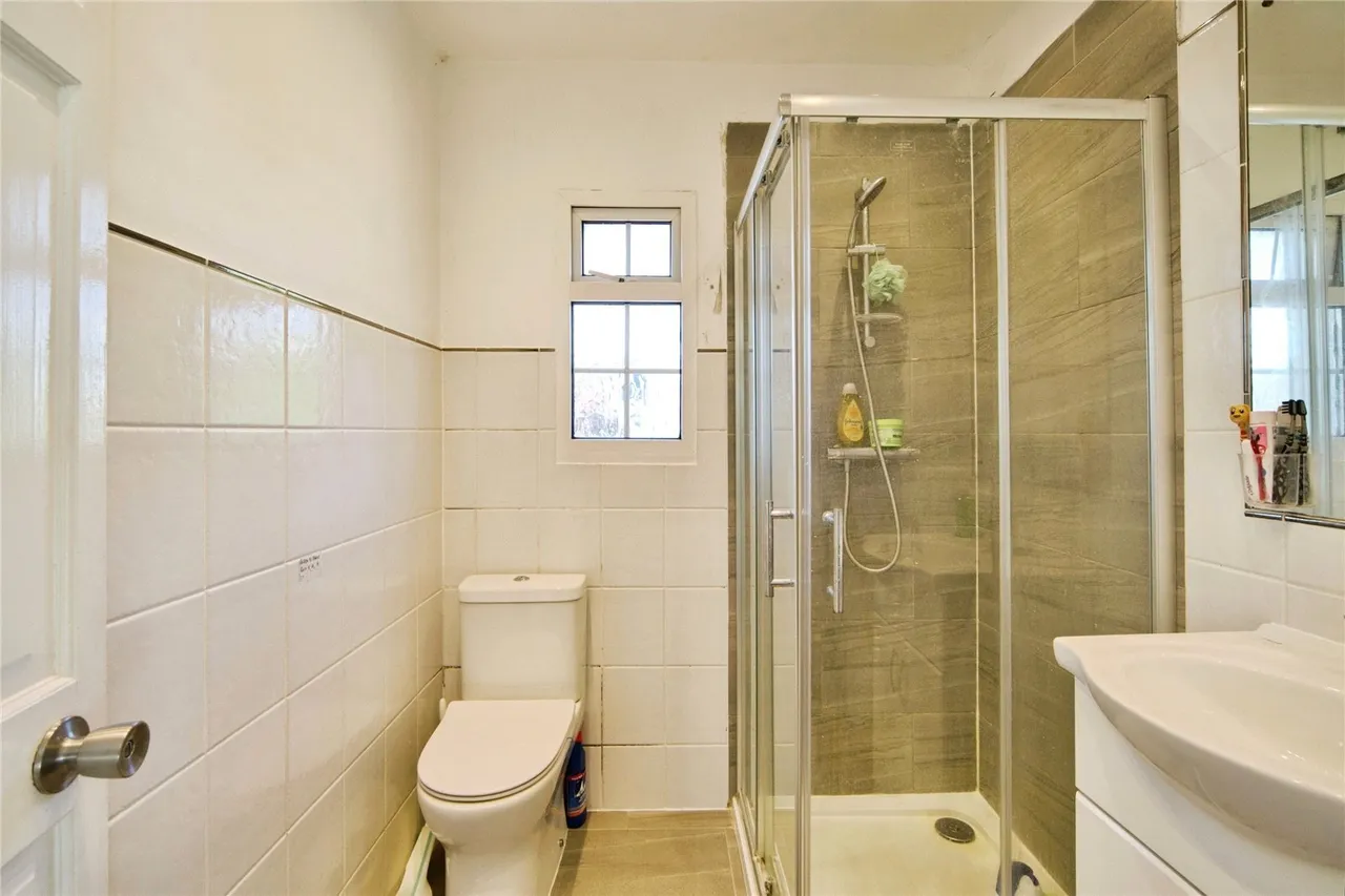 Clitterhouse Road, London, NW2, photo 19