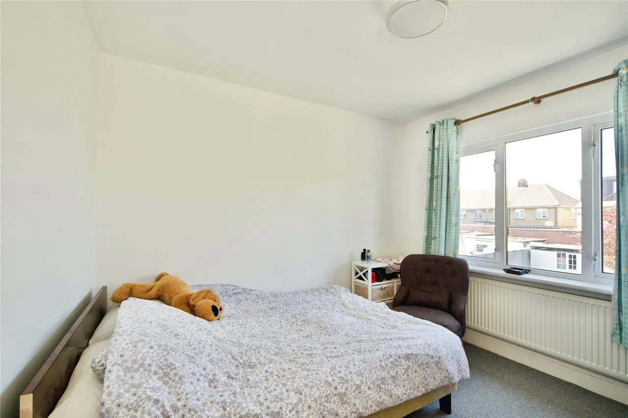 Clitterhouse Road, London, NW2, photo 16