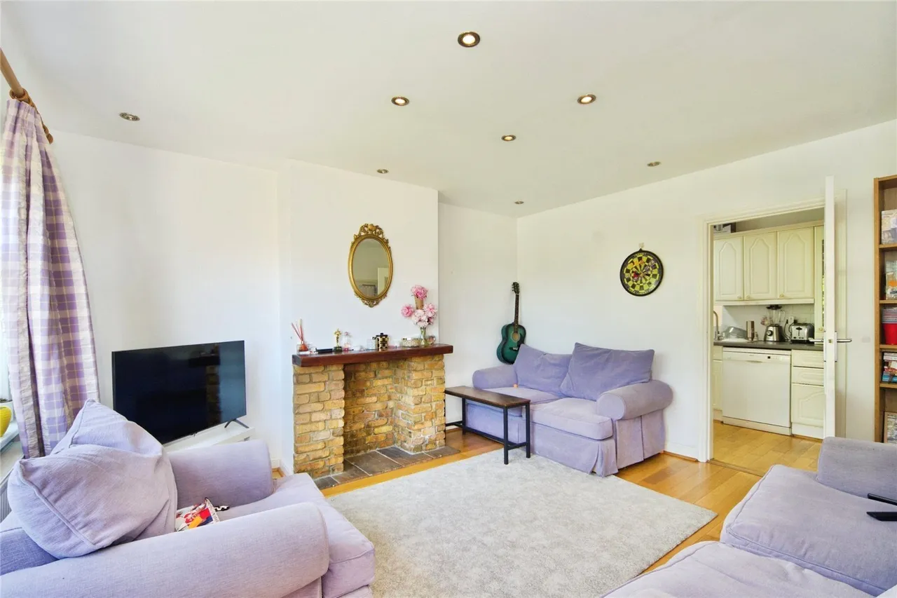 Clitterhouse Road, London, NW2, photo 2