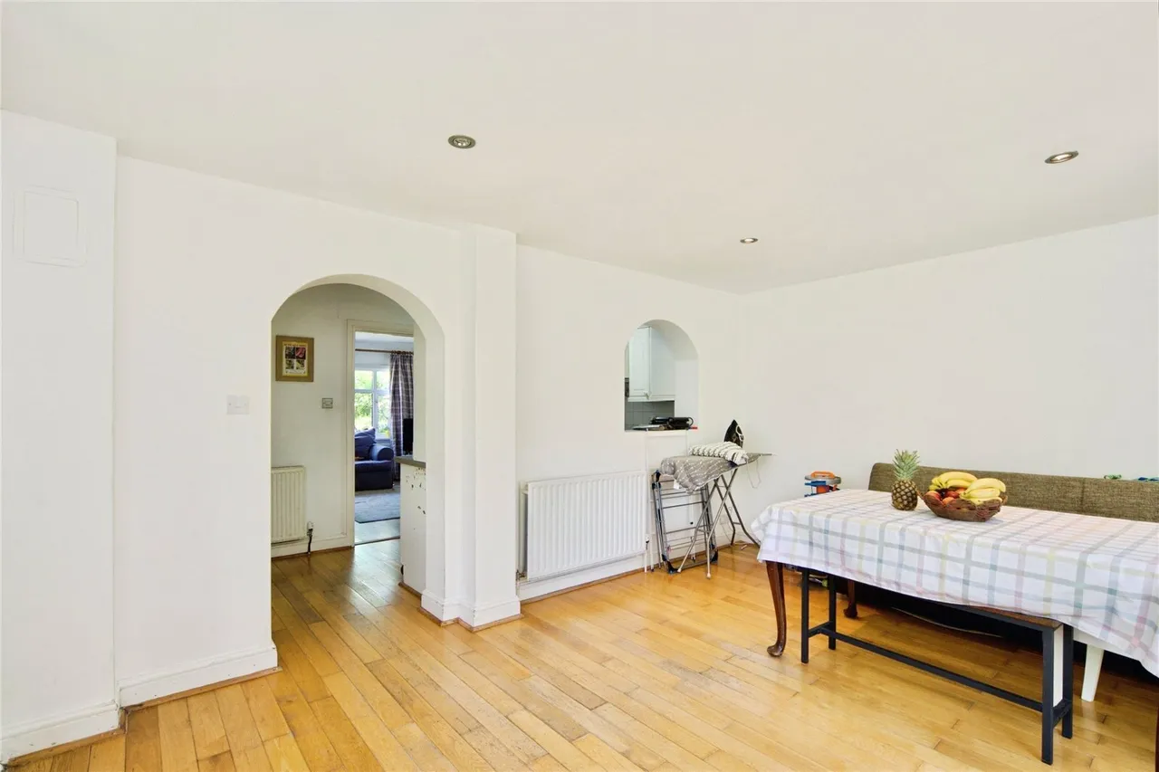 Clitterhouse Road, London, NW2, photo 8