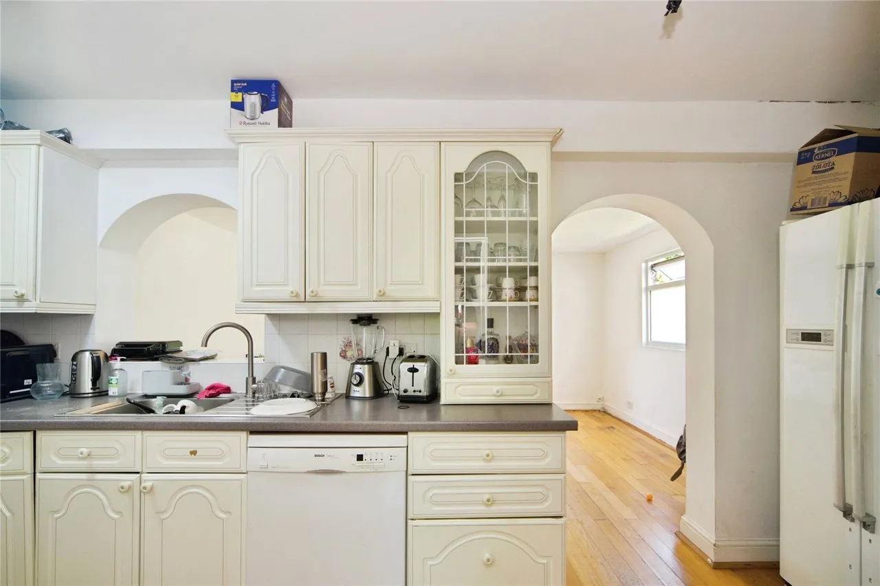Clitterhouse Road, London, NW2, photo 7