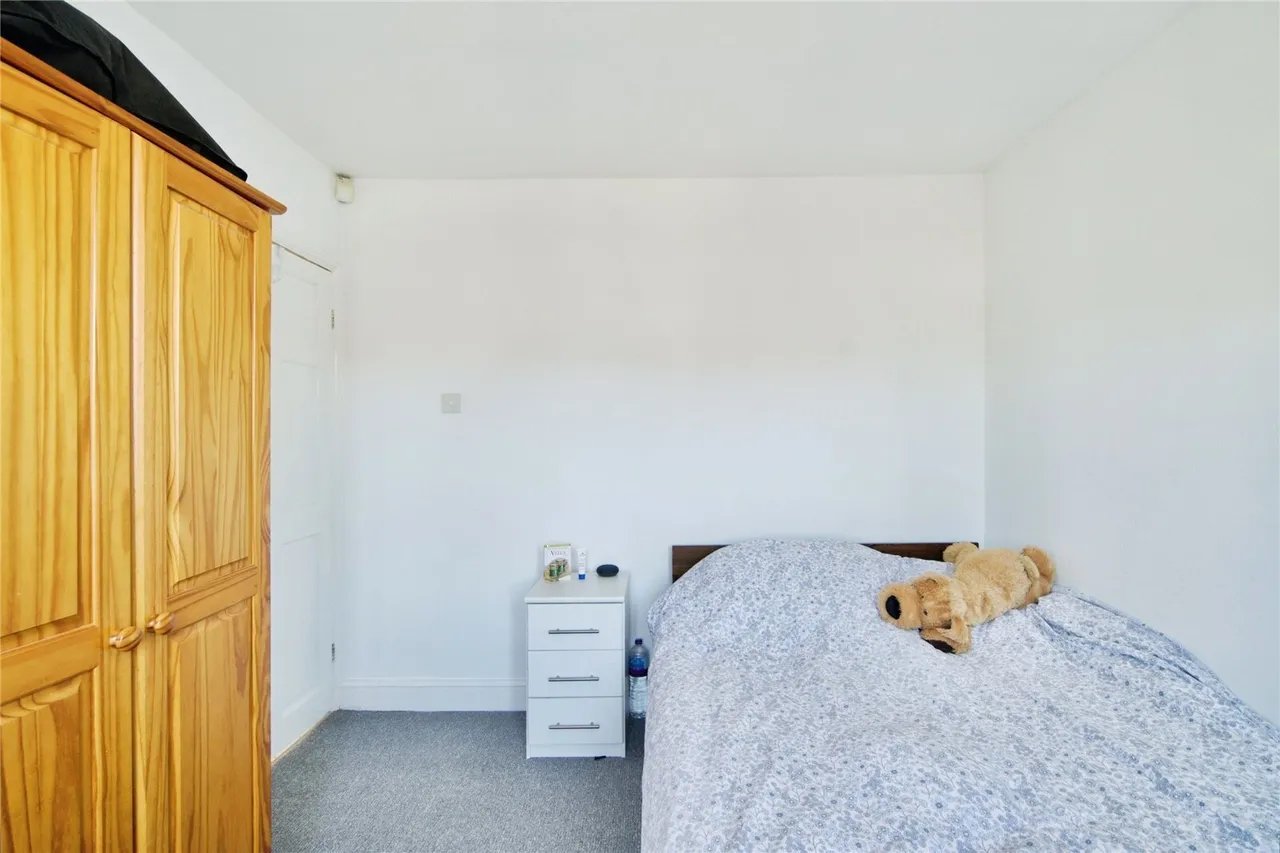 Clitterhouse Road, London, NW2, photo 18