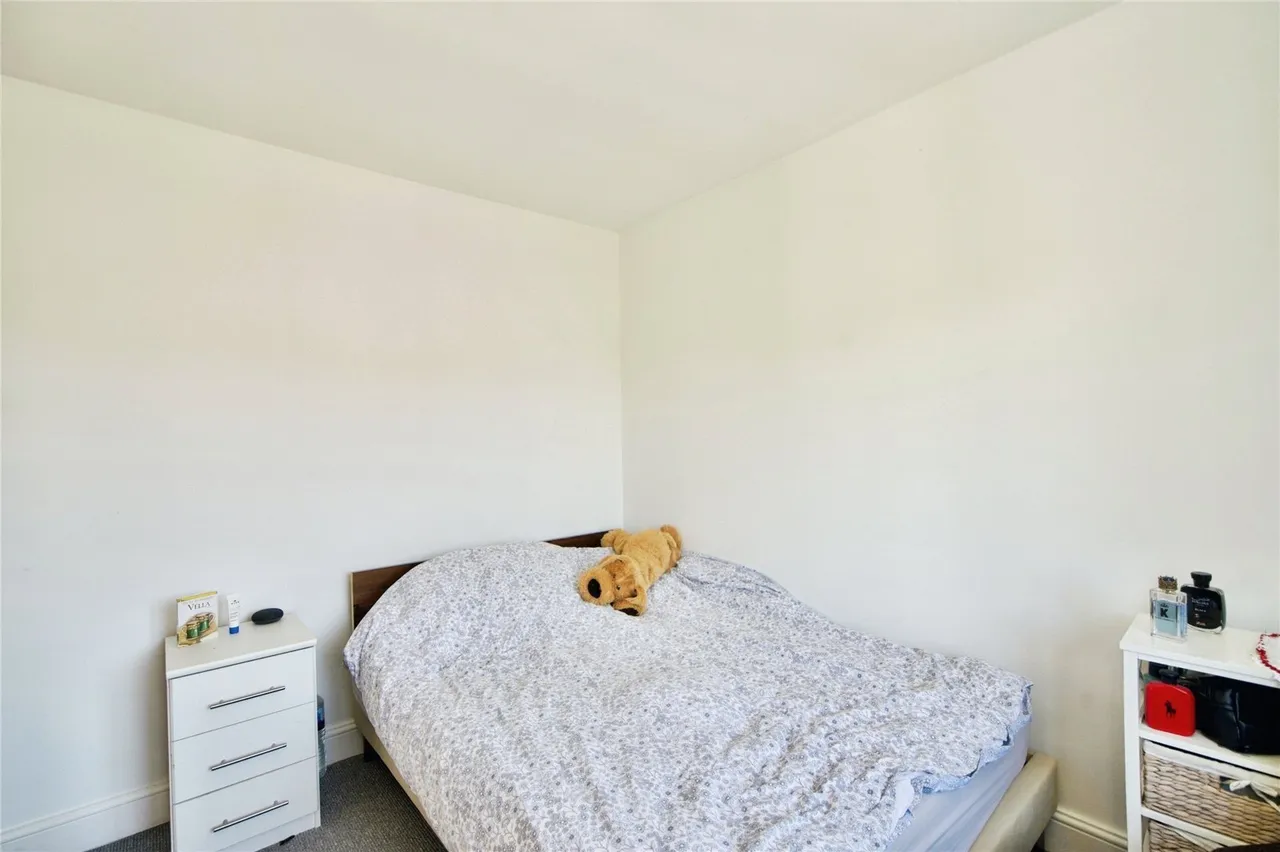 Clitterhouse Road, London, NW2, photo 17
