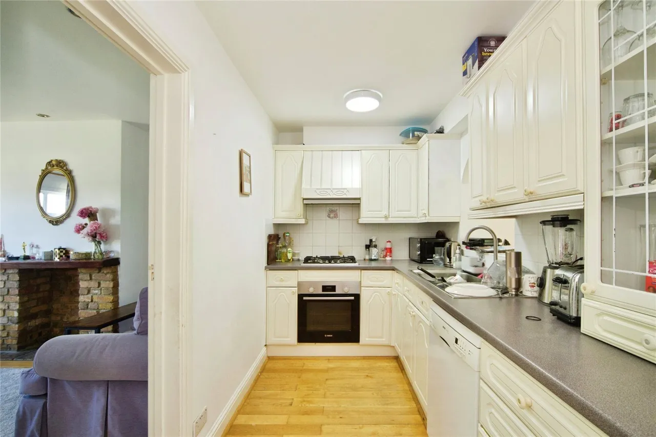 Clitterhouse Road, London, NW2, photo 5