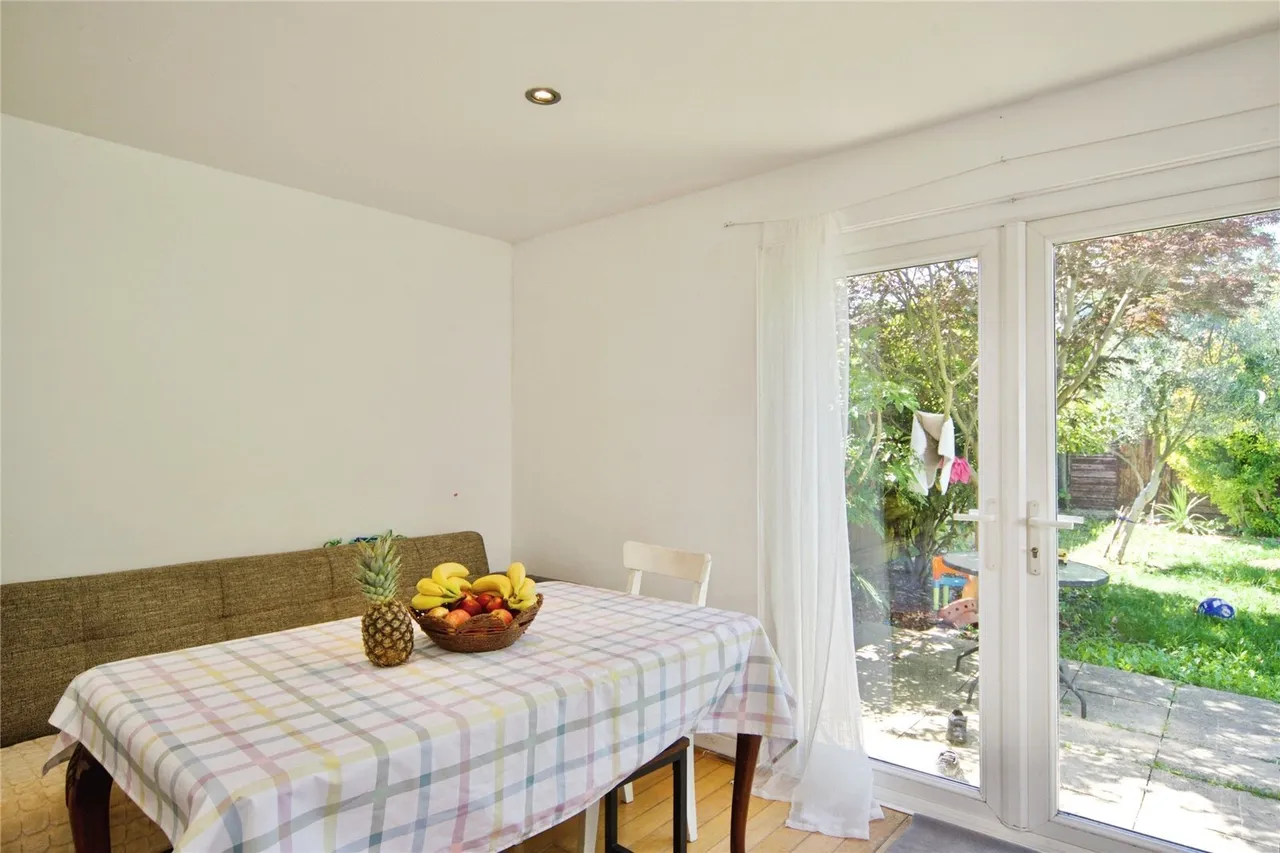 Clitterhouse Road, London, NW2, photo 11