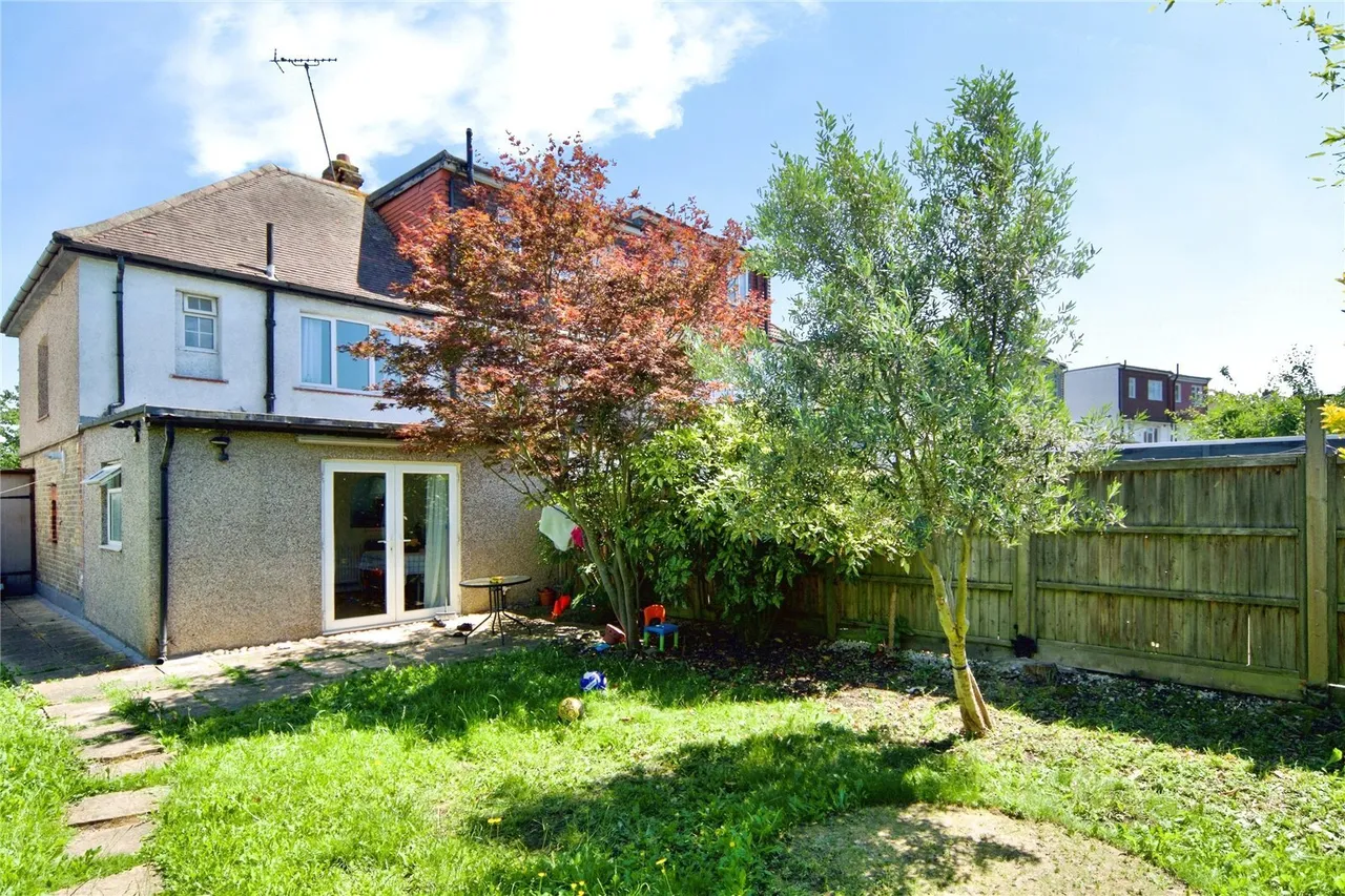 Clitterhouse Road, London, NW2, photo 21