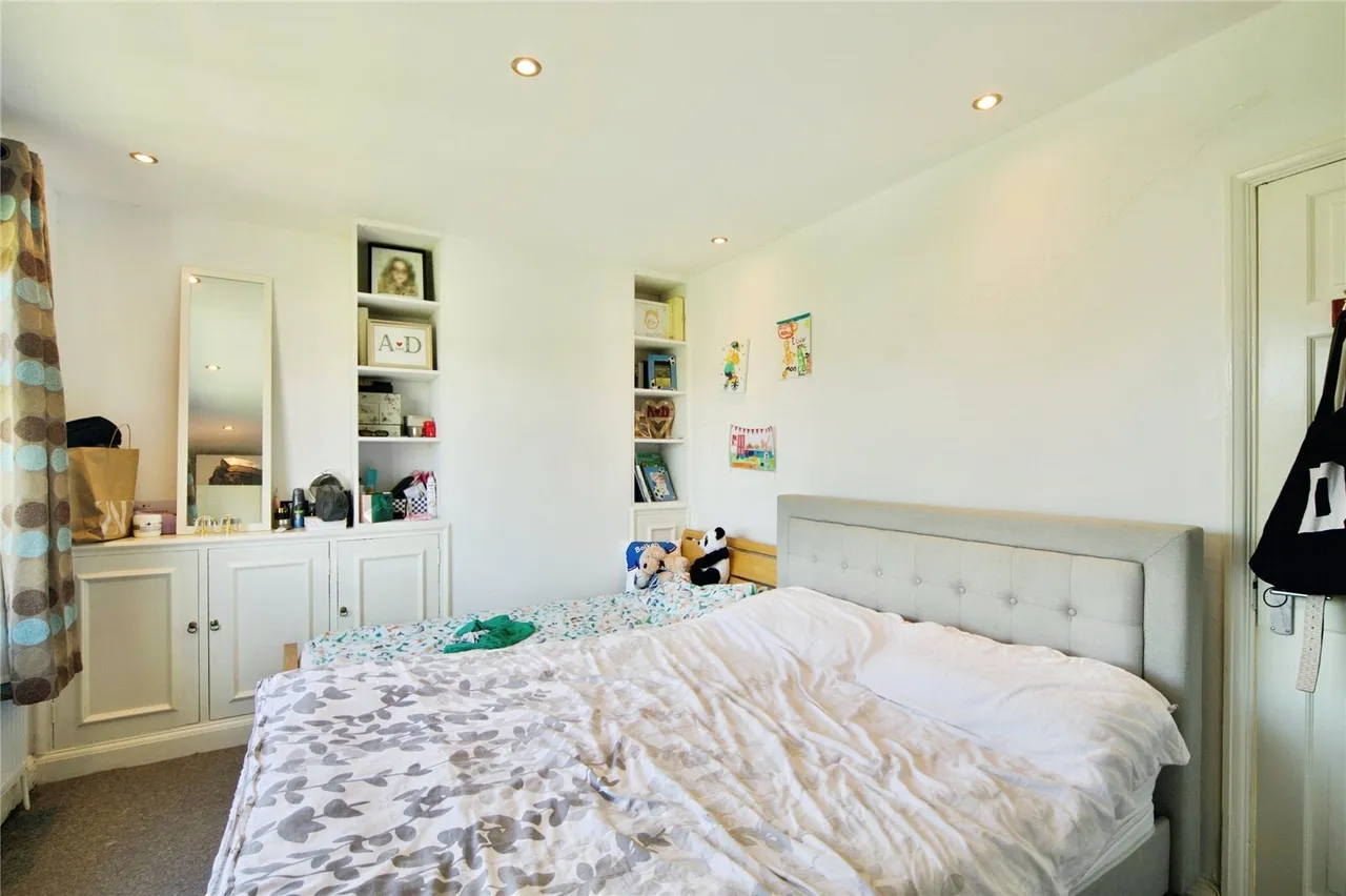 Clitterhouse Road, London, NW2, photo 13