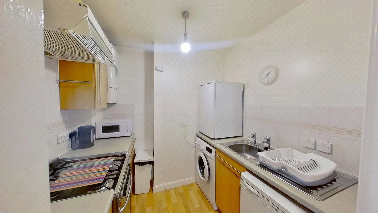 Dumbarton Road, Partick, G11, photo 3