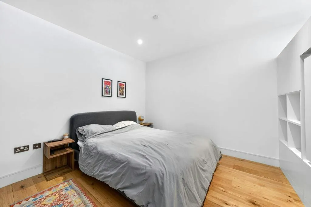 Clapham Road, London, SW9, photo 11