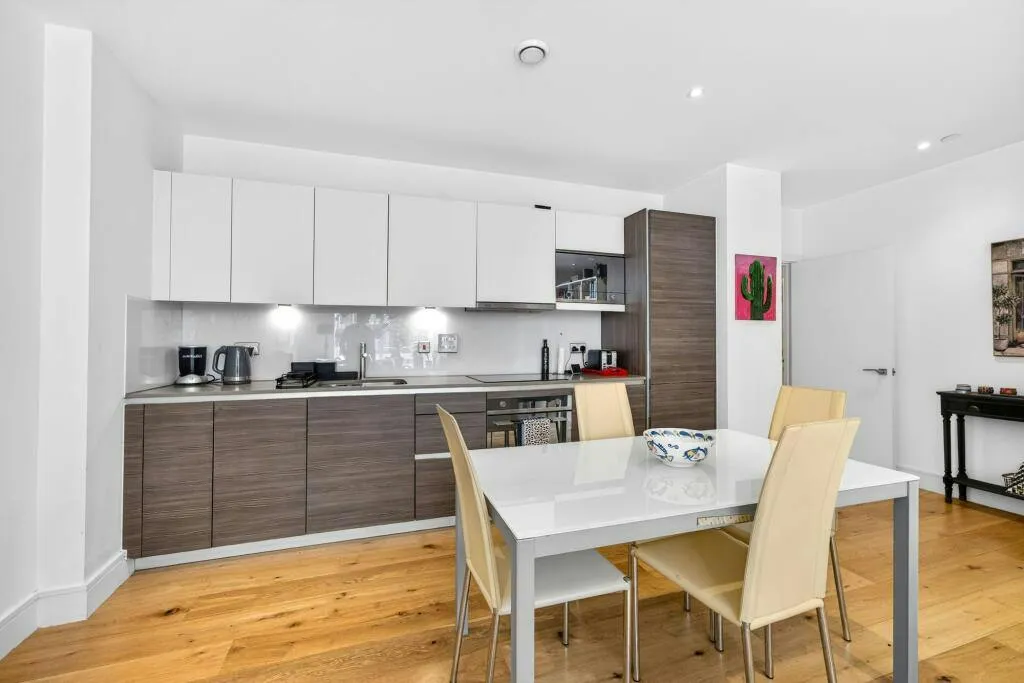 Clapham Road, London, SW9, photo 10