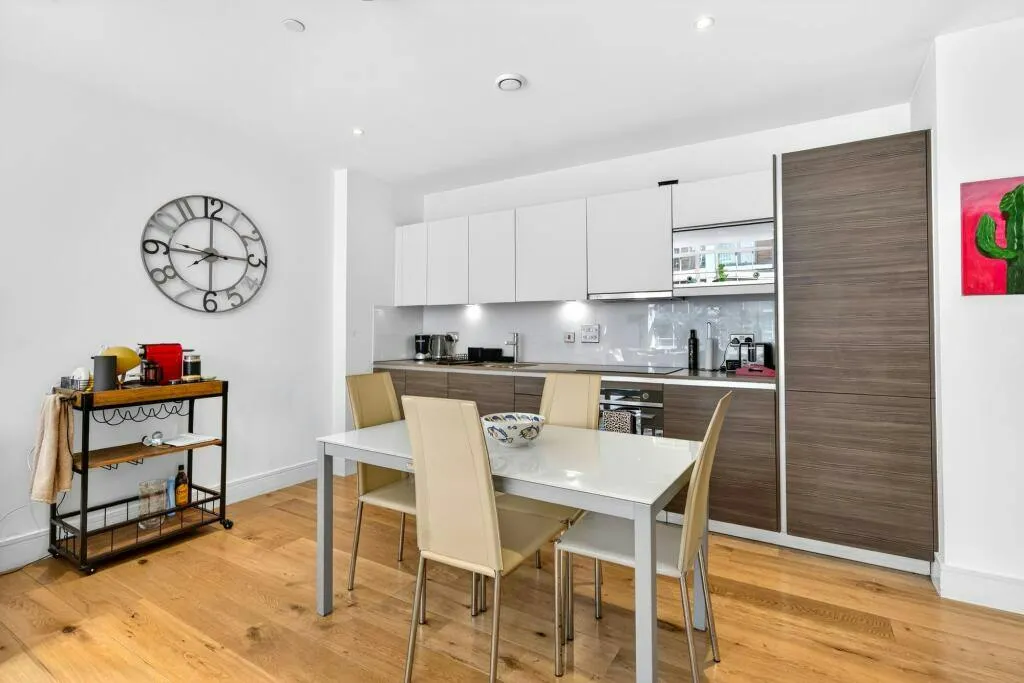 Clapham Road, London, SW9, photo 9