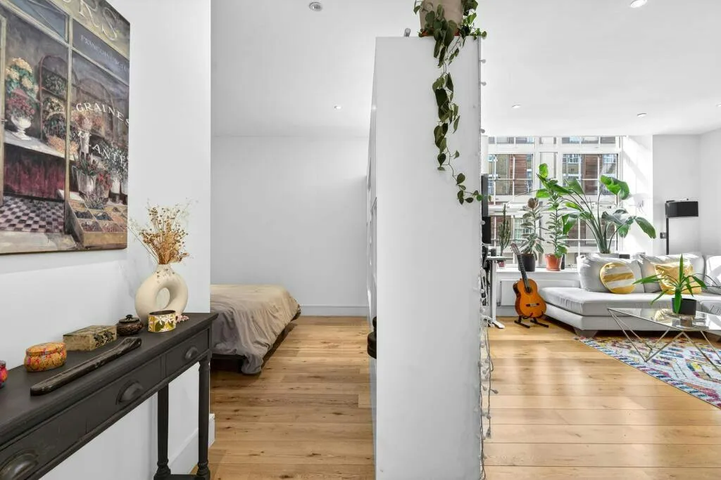 Clapham Road, London, SW9, photo 19