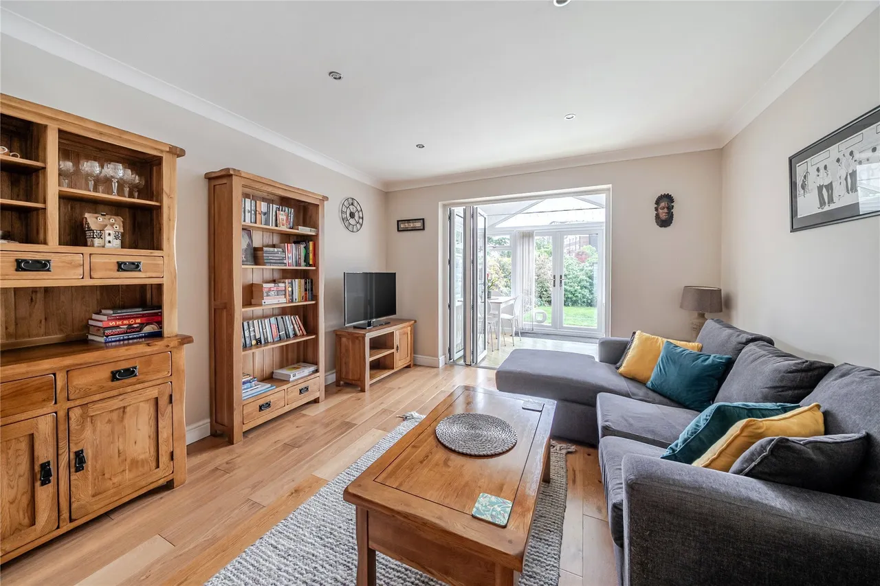 Vicarage Court, Priory Close, Beckenham, BR3, photo 3