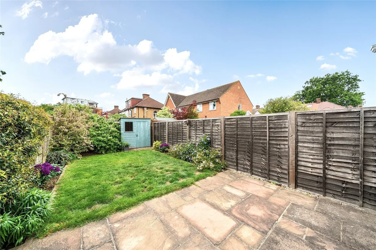 Vicarage Court, Priory Close, Beckenham, BR3, photo 11