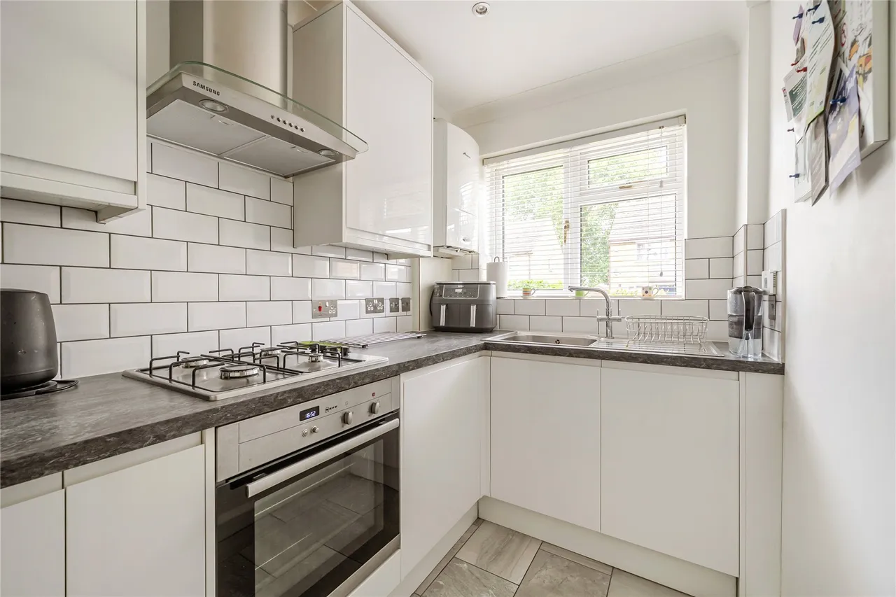 Vicarage Court, Priory Close, Beckenham, BR3, photo 6