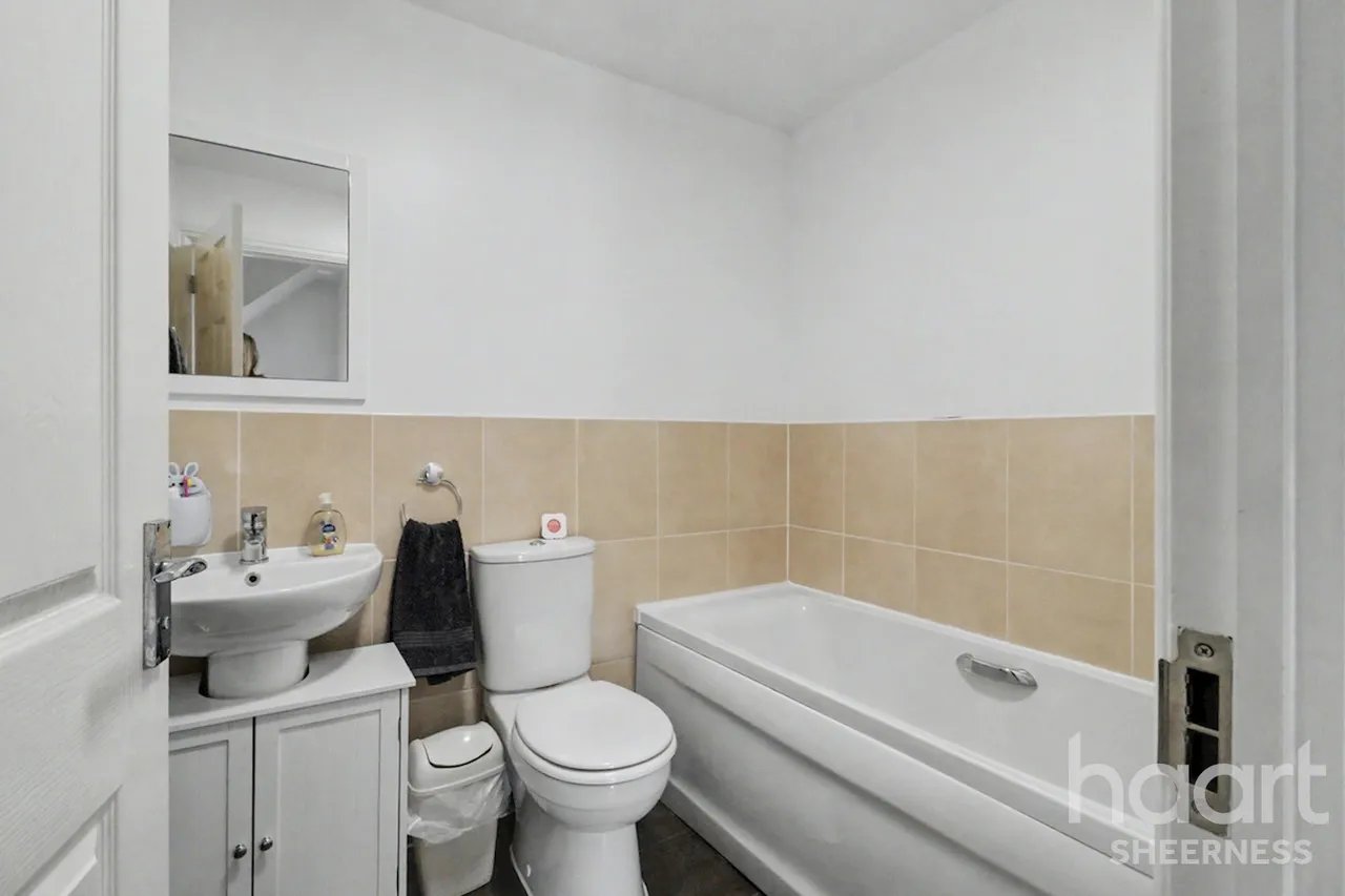 Hazel Avenue, Minster, ME12, photo 8