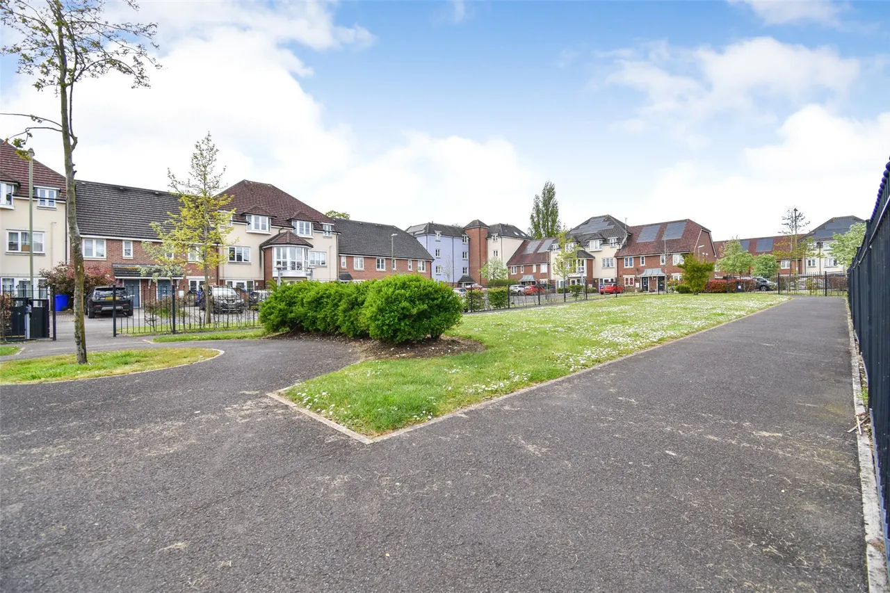 Coppice Square, Aldershot, Hampshire, GU12 4GD, photo 8