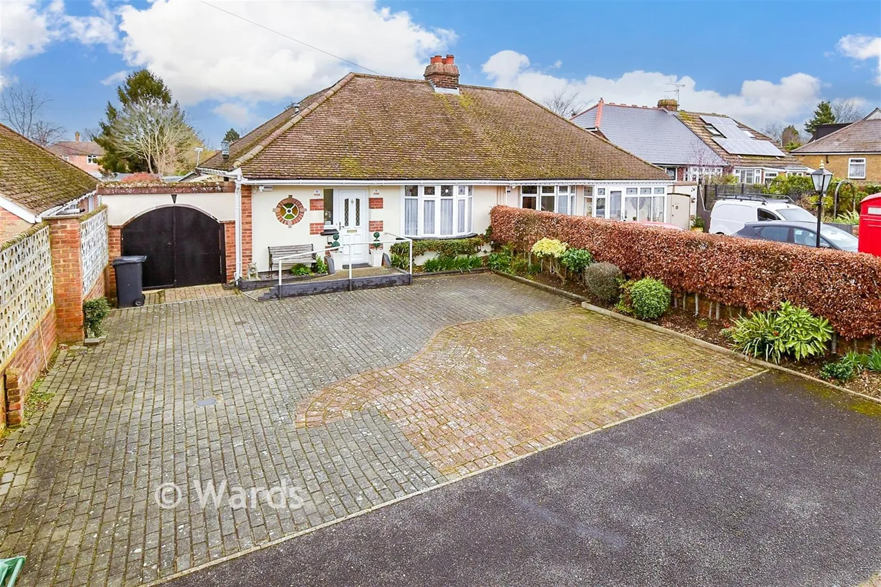 2 bed house for sale, Pickering Street, Loose, ME15