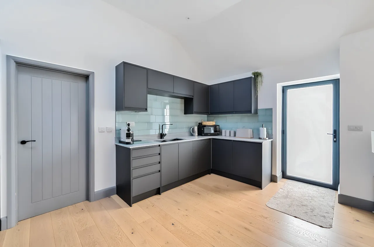 Coswinsawsin Lane, Carnhell Green, Camborne, Cornwall, TR14 0LW, photo 6