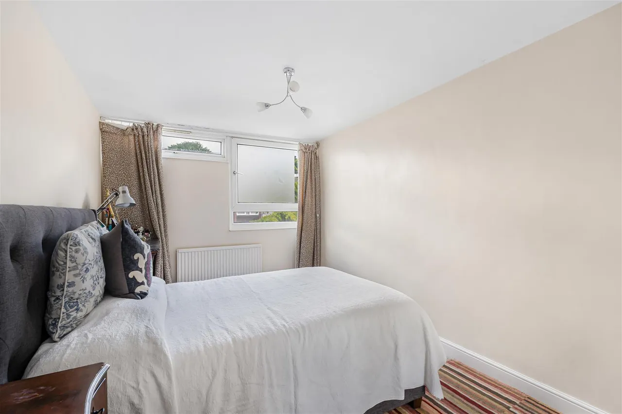 Ainsworth Close, London, NW2, photo 8
