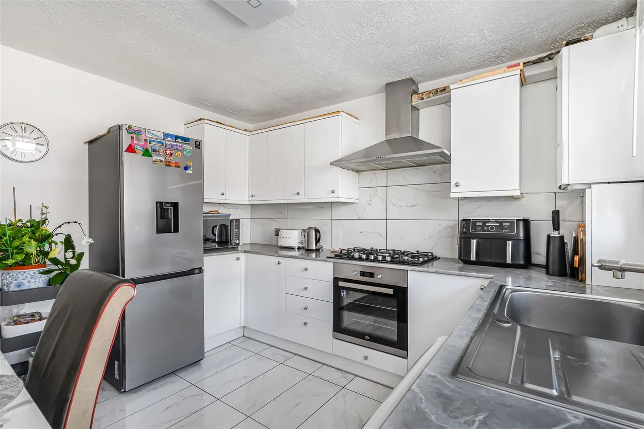Ainsworth Close, London, NW2, photo 4