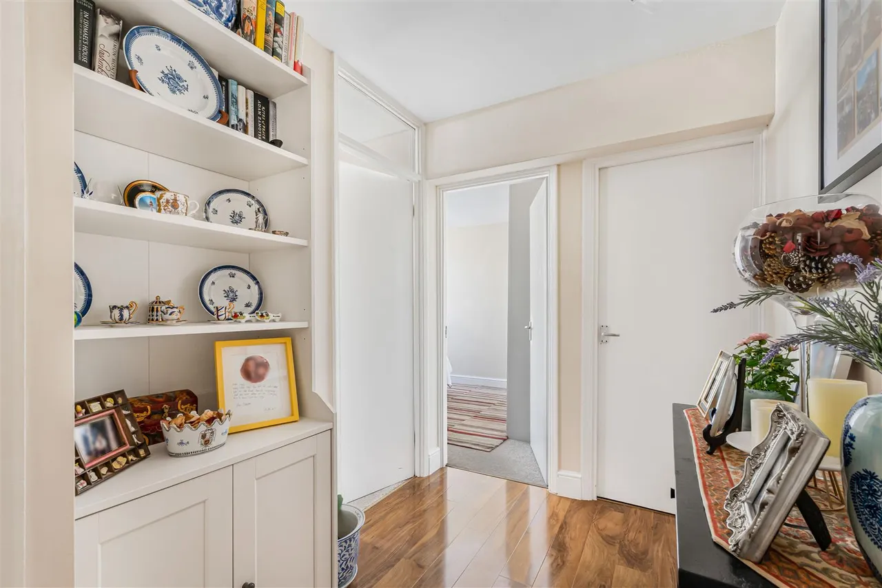 Ainsworth Close, London, NW2, photo 6