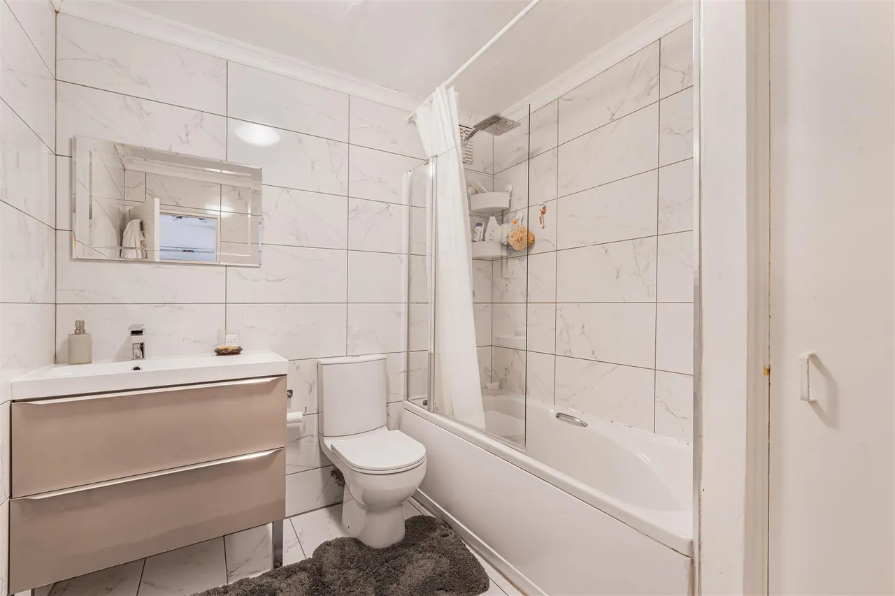 Ainsworth Close, London, NW2, photo 10