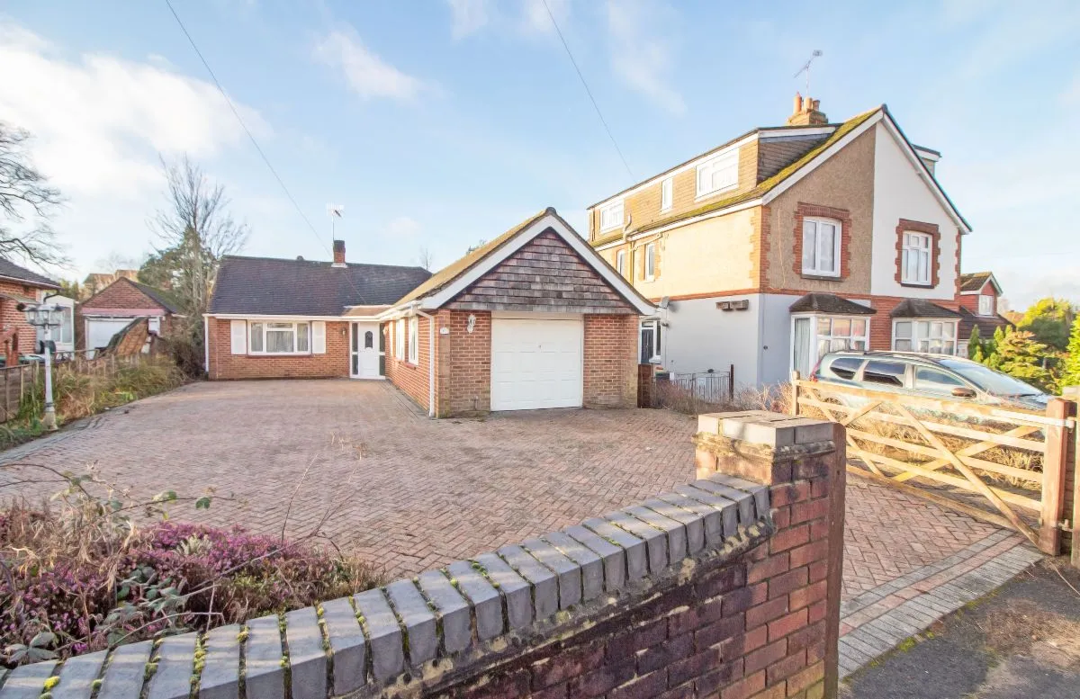 3 bed house for sale — Hart Plain Avenue, Waterlooville, PO8 8RP