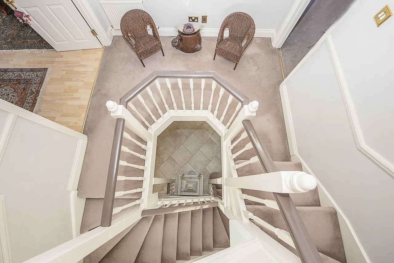 Clearwater Place, Surbiton, KT6, photo 12