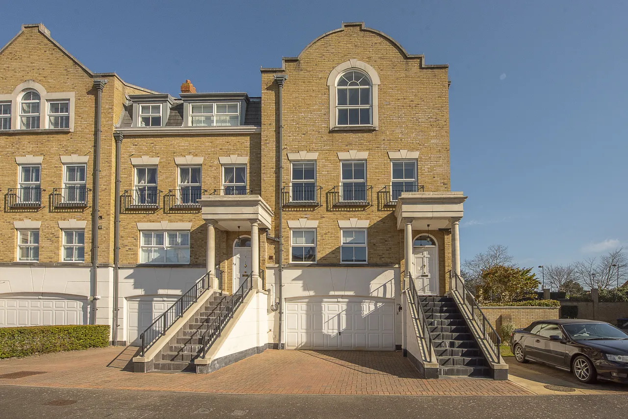 5 bed house for sale — Clearwater Place, Surbiton, KT6