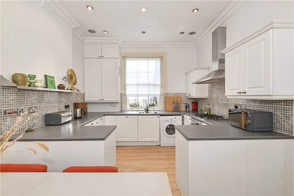 Sussex Gardens, London, W2 2, photo 21