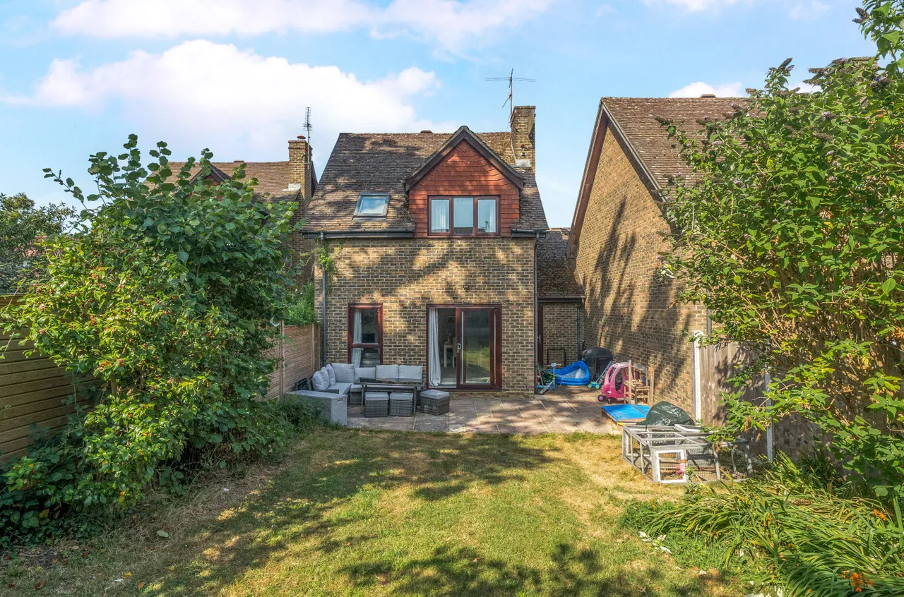 Miller Road, Guildford, GU4, photo 8