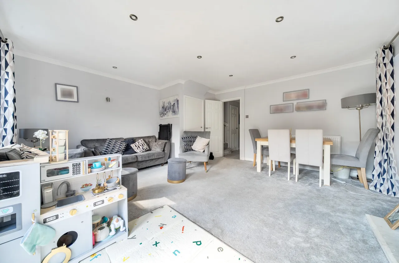 Miller Road, Guildford, GU4, photo 11