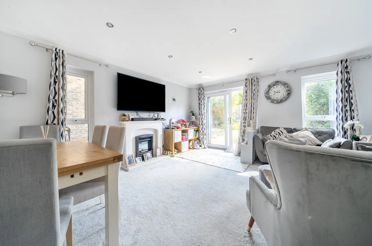 Miller Road, Guildford, GU4, photo 3