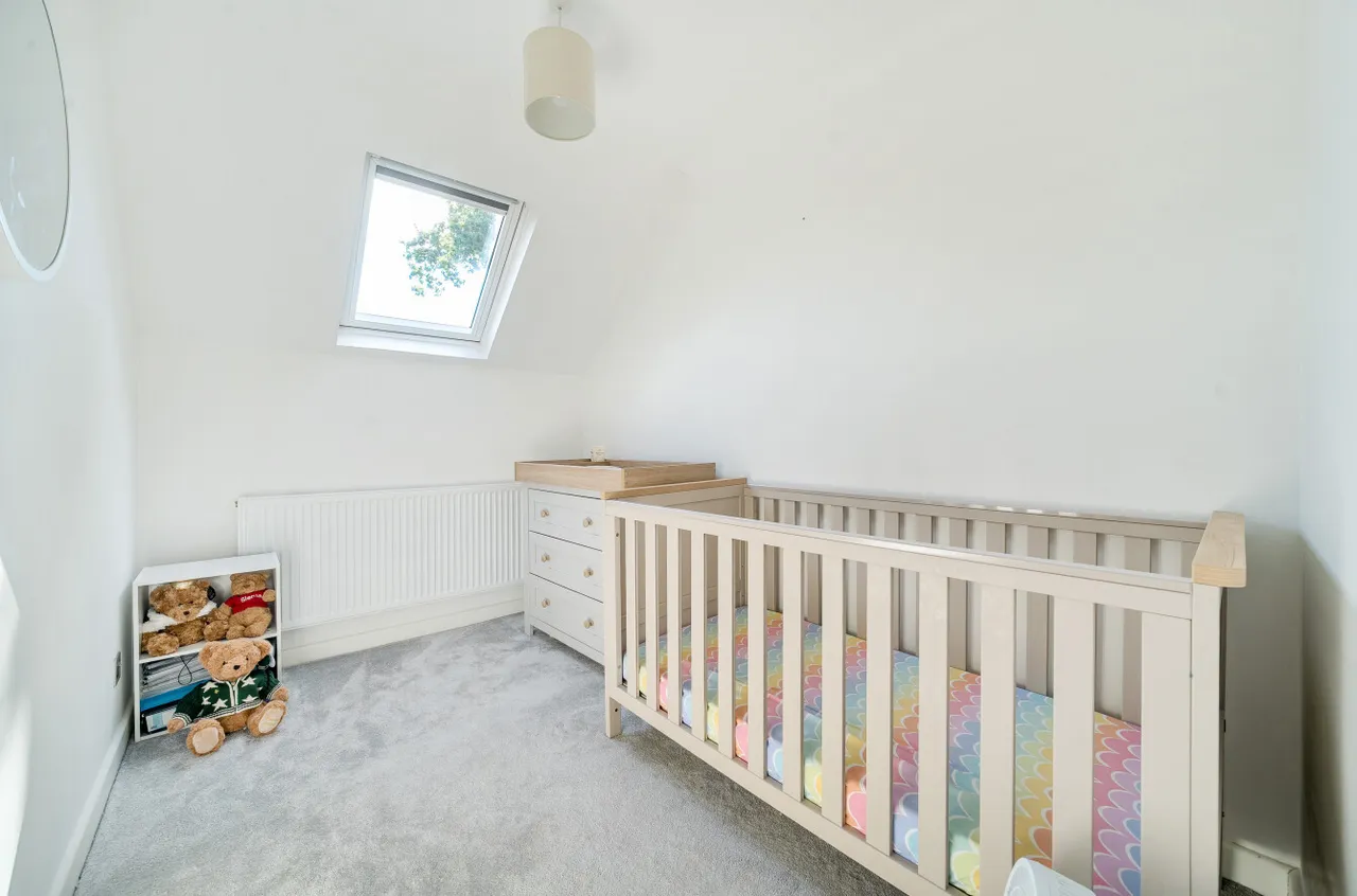 Miller Road, Guildford, GU4, photo 17