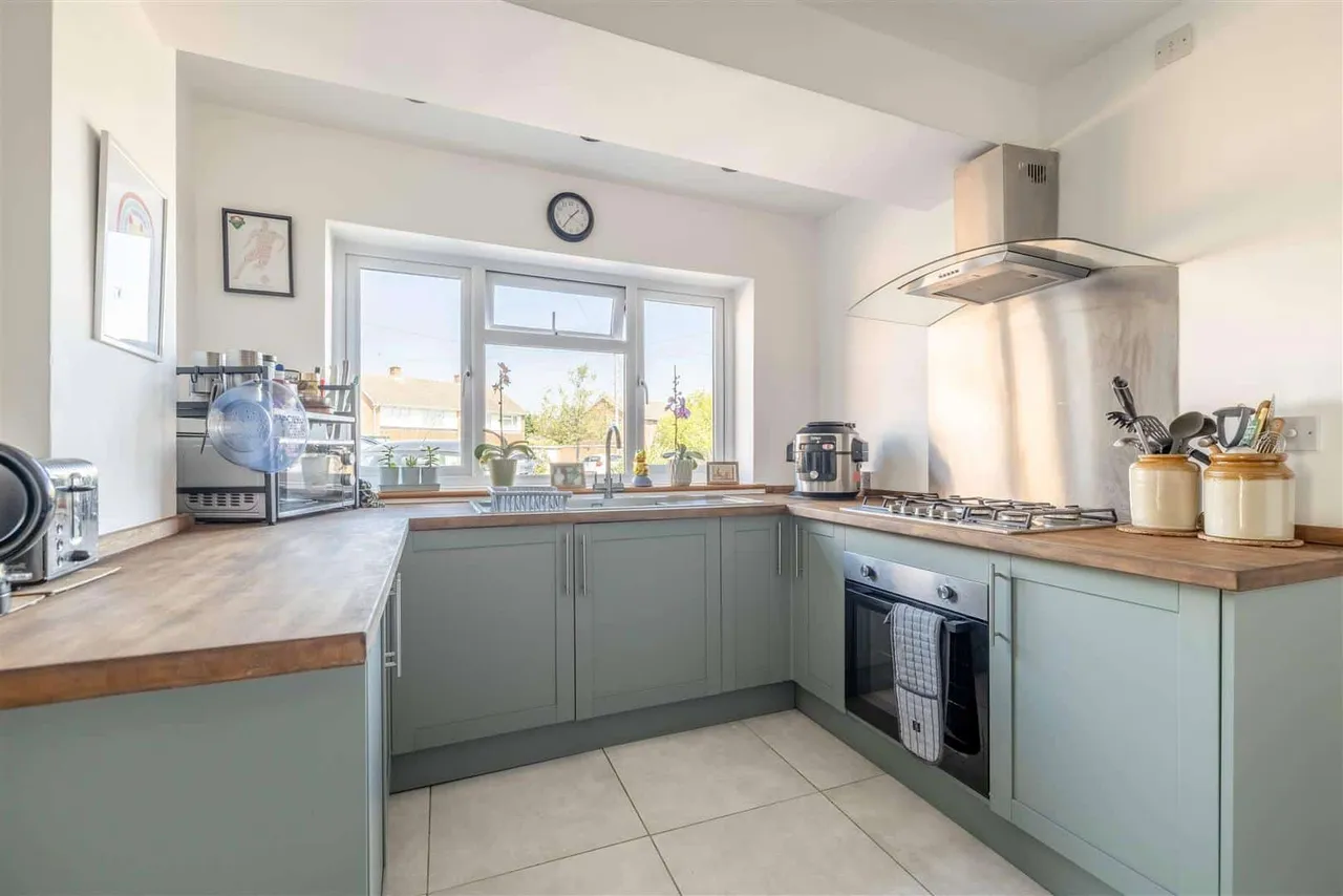 Hanley Close, Windsor, Berkshire, SL4 5QZ, photo 3
