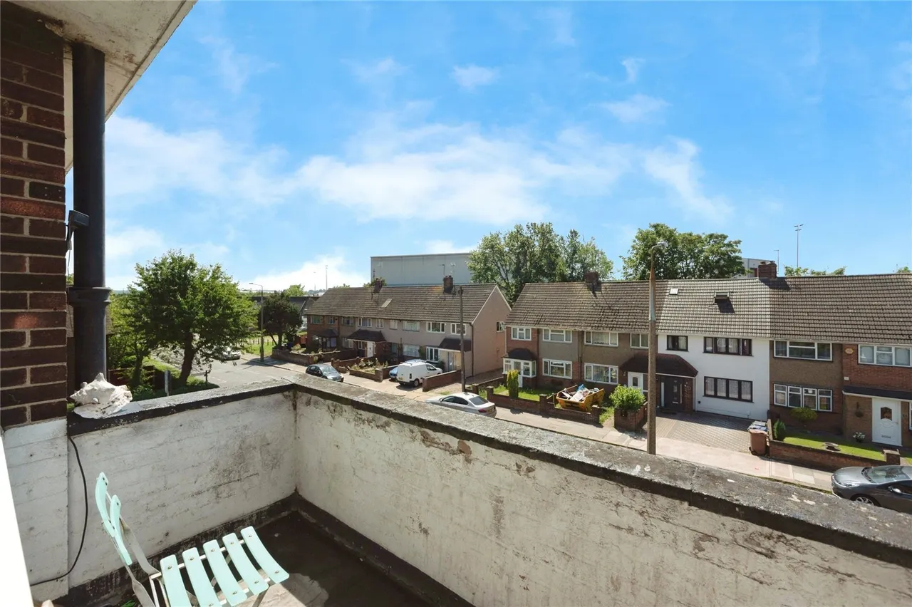 Dock Road, Tilbury, Essex, RM18, photo 4