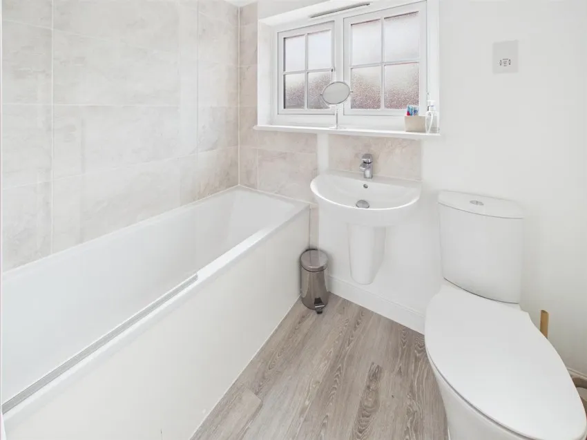 Nicholls Way, Gloucester, photo 14