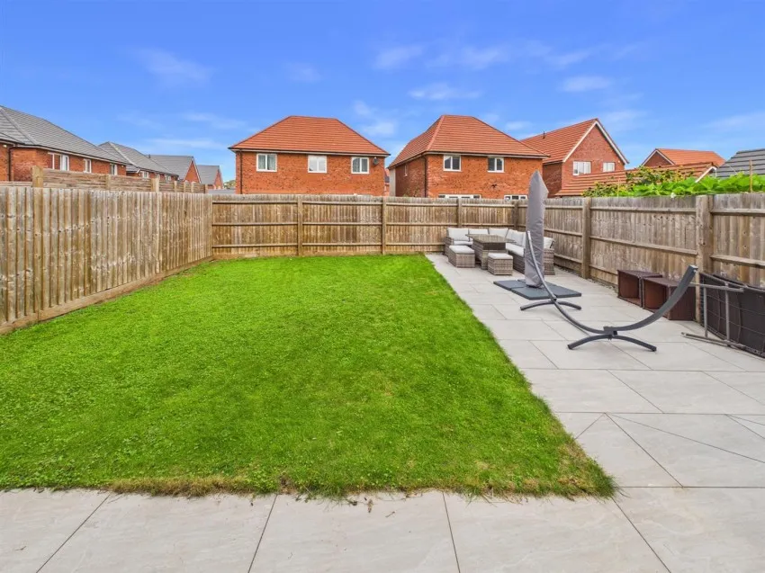 Nicholls Way, Gloucester, photo 16