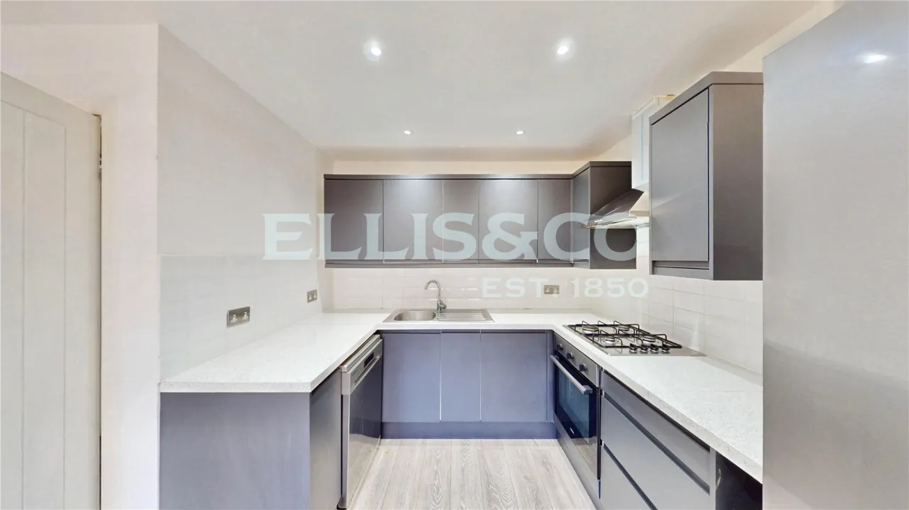 South Gardens, Wembley, HA9, photo 3