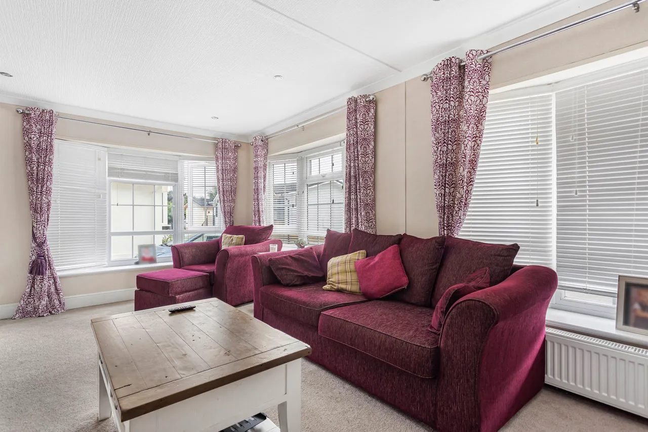 Nightingale Rise, Weybridge Park Estates, KT15, photo 7