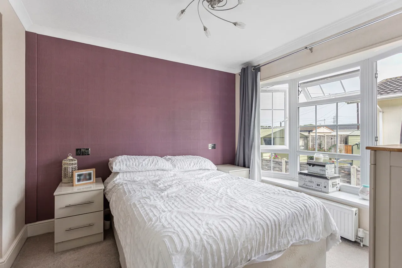 Nightingale Rise, Weybridge Park Estates, KT15, photo 4