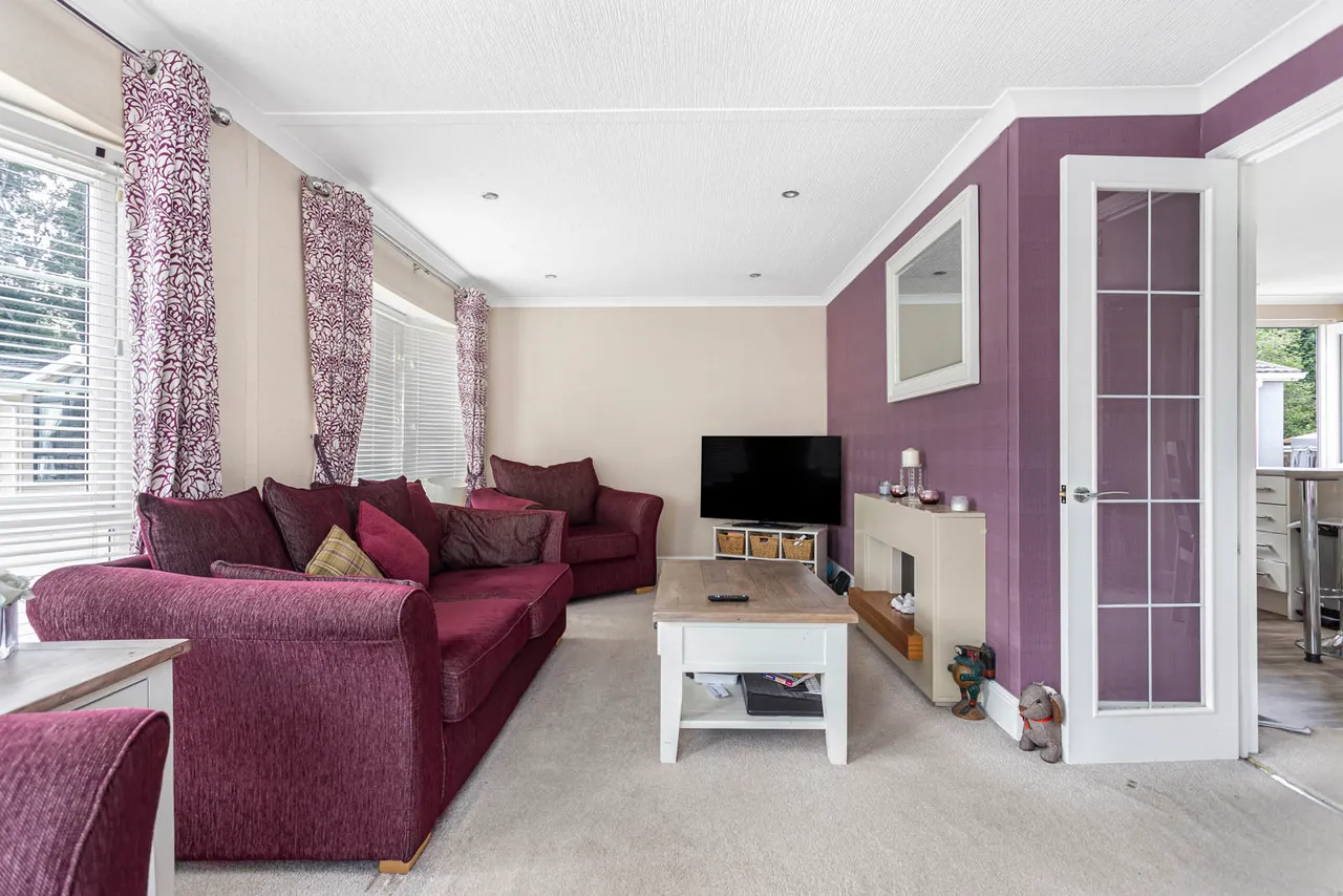 Nightingale Rise, Weybridge Park Estates, KT15, photo 2
