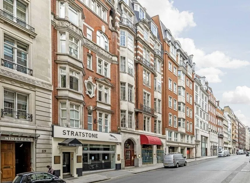 2 bed flat to rent — Berkeley Street, Mayfair, W1J