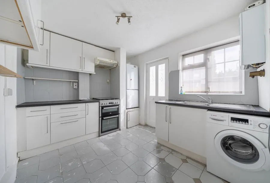 Woodstock Way, Mitcham, CR4, photo 2