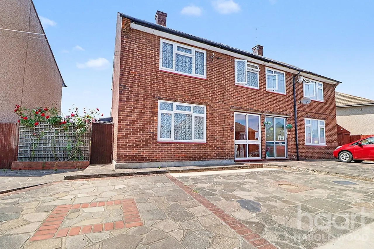 3 bed house for sale, Kettering Road, Harold Hill, RM3