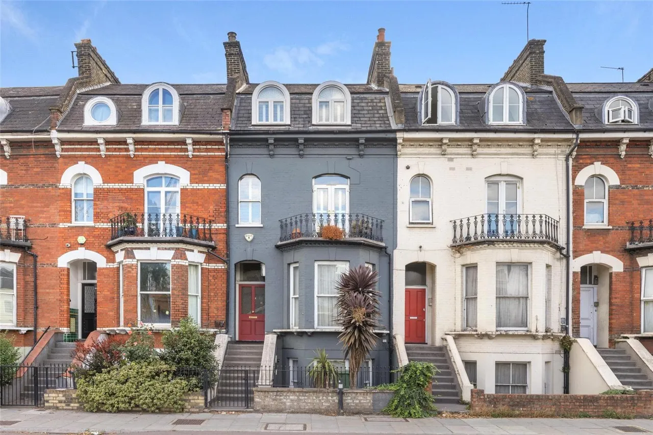 2 bed flat for sale, Harleyford Road, London, SE11
