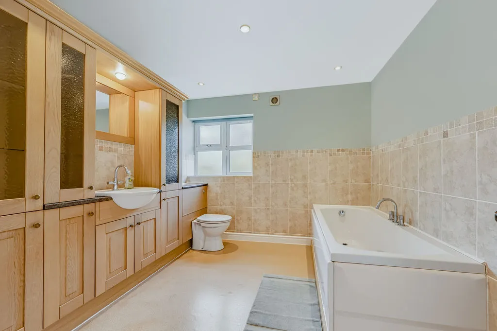 Landywood Farm Lane, Cheslyn Hay, WS6, photo 9
