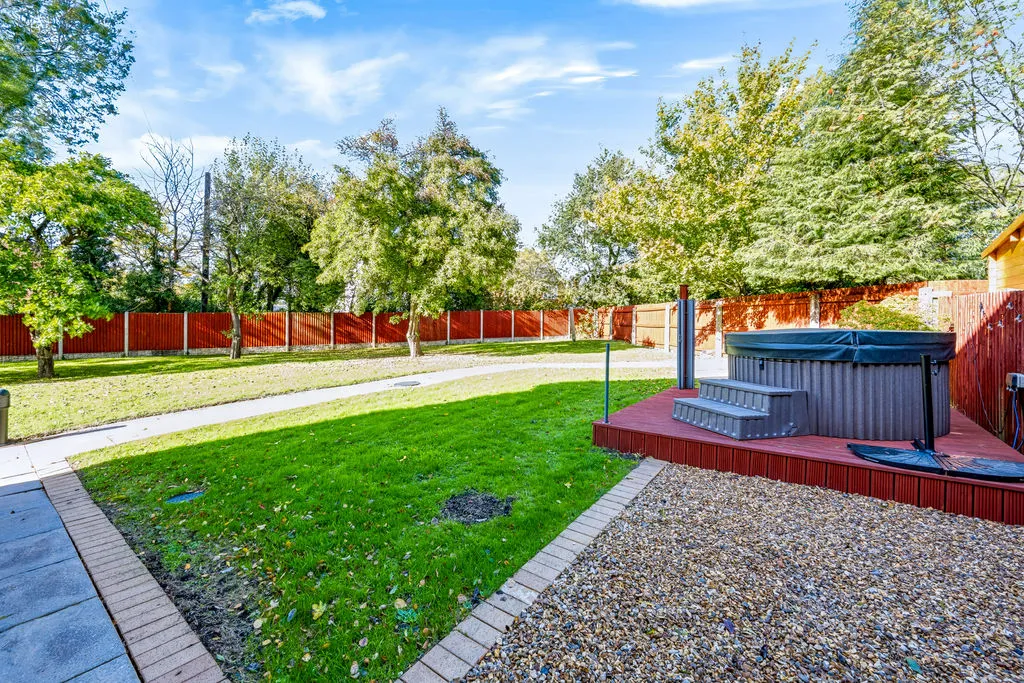 Landywood Farm Lane, Cheslyn Hay, WS6, photo 19